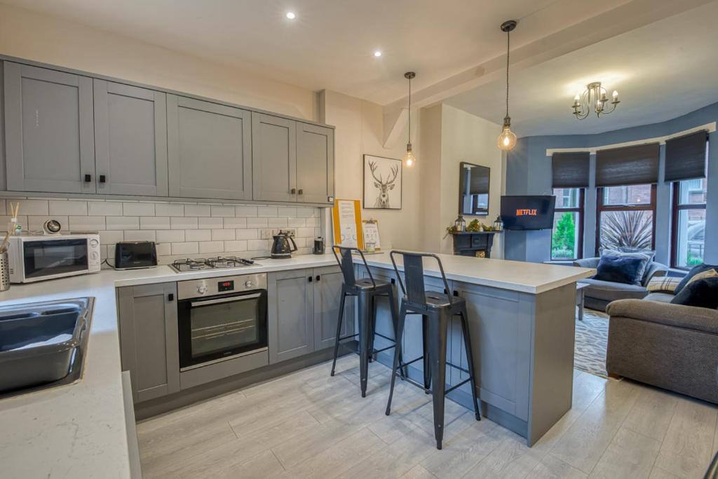 Charming City Home, Beside The Serene Ormeau Park Belfast Buitenkant foto